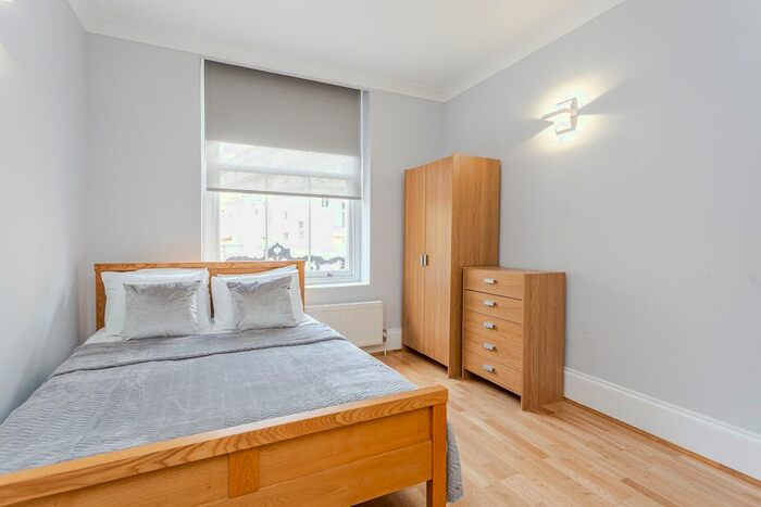 Studio To Rent In Cleveland Gardens, Bayswater, London, W2