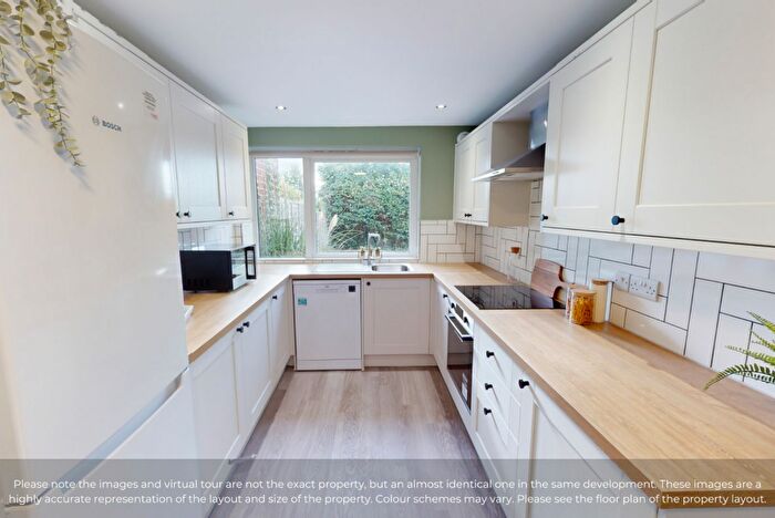 5 Bedroom House To Rent In Lyncombe Close, EX4