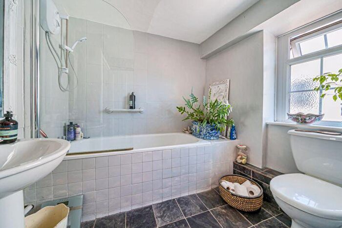 2 Bedroom Cottage For Sale In Maiden Newton, Dorchester, DT2