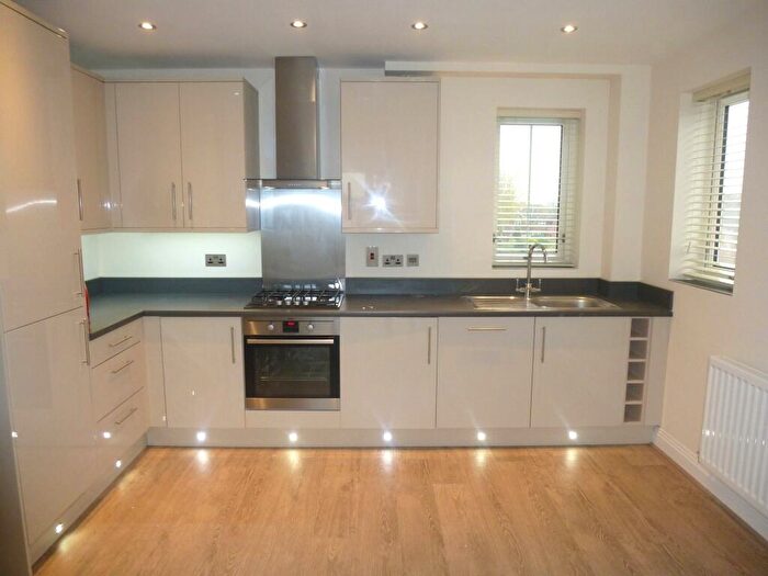 2 Bedroom Apartment To Rent In Kingfisher Drive, Maidenhead, SL6