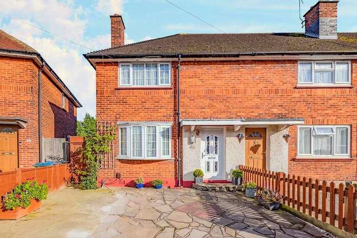 2 Bedroom End Of Terrace House To Rent In Ross Crescent, Watford, Hertfordshire, WD25