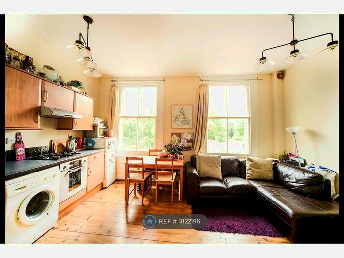2 Bedroom Flat To Rent In Holloway Road, London, N19