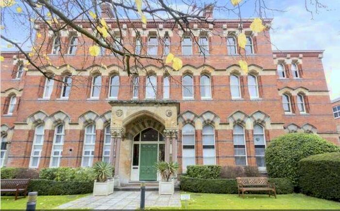 1 Bedroom Flat To Rent In Shaftesbury Hall, St. Georges Place, GL50