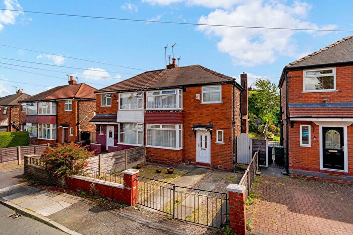 3 Bedroom Semi-Detached House For Sale In Charlbury Avenue, Prestwich, M25