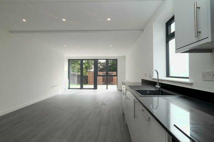 3 Bedroom Flat To Rent In Forty Lane, Wembley, Middlesex, HA9