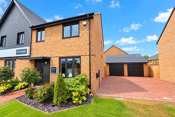 3 Bedroom Terraced House For Sale In Plot, Newport Pagnell, MK16