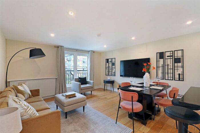 2 Bedroom Flat To Rent In Kensington Gardens Square, Bayswater, W2