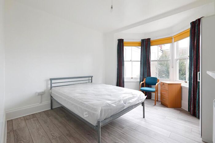1 Bedroom Flat To Rent In Sackville Road, Hove, BN3