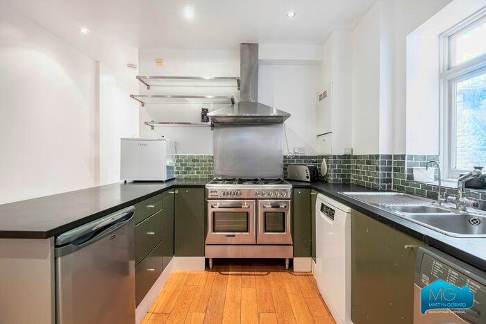 3 Bedroom Flat To Rent In Coniston Road, London, N10