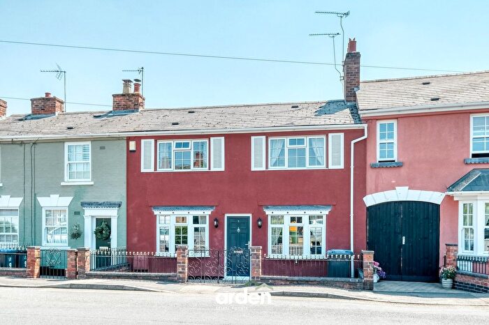 3 Bedroom Terraced House For Sale In Littlewood Green, Studley, B80