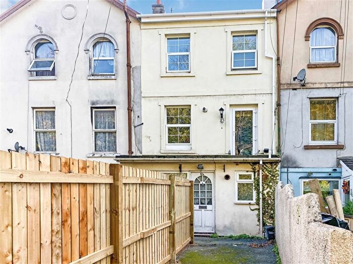 1 Bedroom Flat For Sale In Magdalene Road, Torquay, TQ1