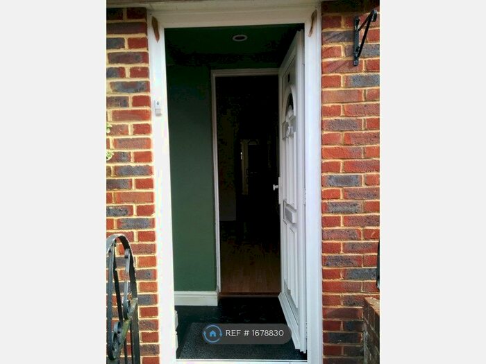 2 Bedroom Terraced House To Rent In Eldon Street, Reading, RG1