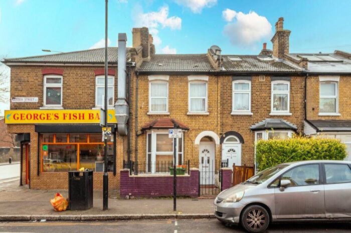 3 Bedroom Terraced House For Sale In Sussex Street, Plaistow, London, E13