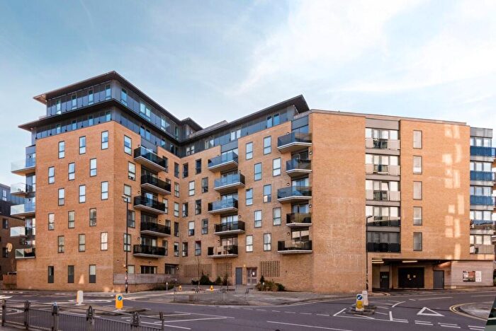 3 Bedroom Flat To Rent In Embankment House, Brighton, BN1