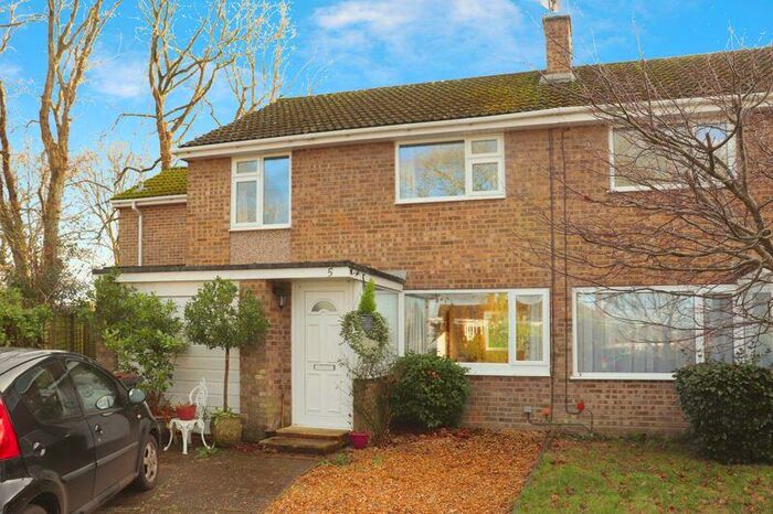 3 Bedroom End Of Terrace House To Rent In Dunnock Close, Ferndown, BH22
