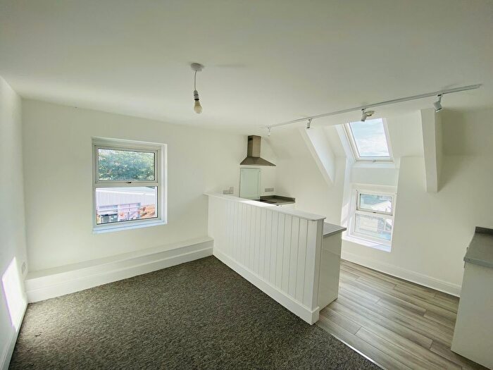 2 Bedroom Flat To Rent In Market Square, Arberth, SA67