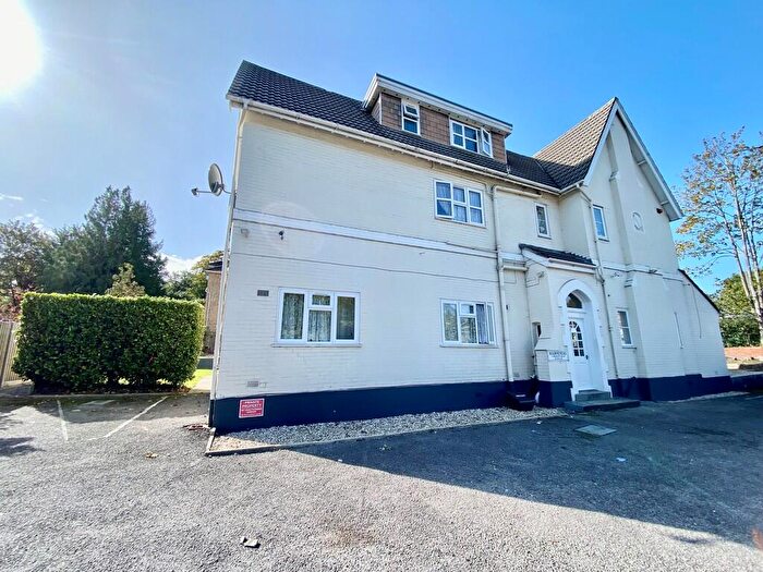 1 Bedroom Flat To Rent In Bourne Mead, Crescent Road, Bournemouth, BH2