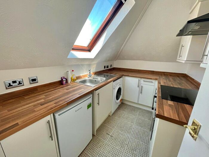 2 Bedroom Flat To Rent In Campbell Road, BH1