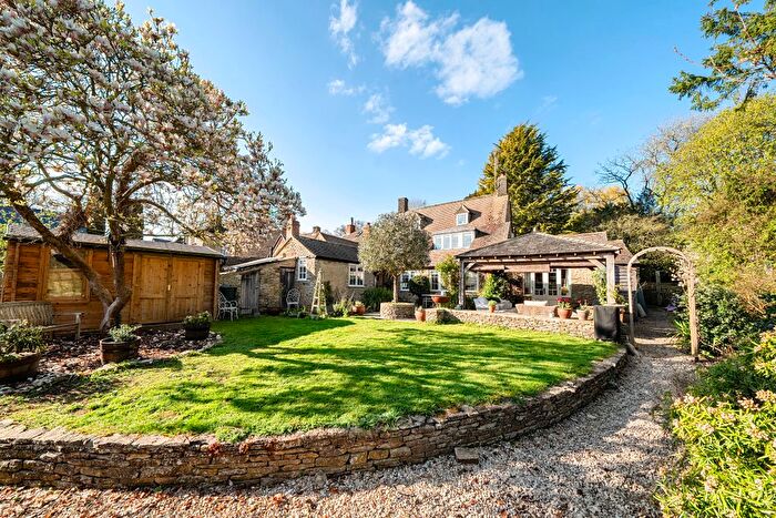 4 Bedroom Cottage For Sale In North Side, Steeple Aston, OX25