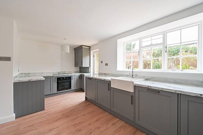 3 Bedroom Terraced House For Sale In Englefield Road, De Beauvoir Town, London, N1