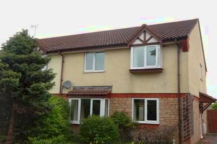 4 Bedroom Semi-Detached House To Rent In Millstream Gardens, Wellington, TA21