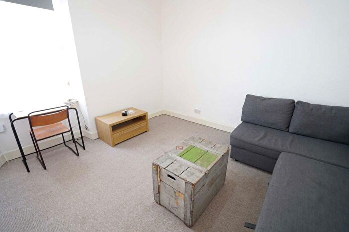 1 Bedroom Flat To Rent In West Tollcross, Tollcross, Edinburgh, EH3