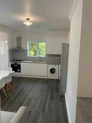 3 Bedroom Flat To Rent In South Ealing Rd, Ealing, W5