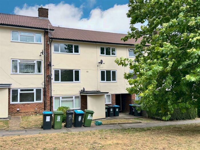 3 Bedroom Flat To Rent In Fennycroft Road, Hemel Hempstead, HP1