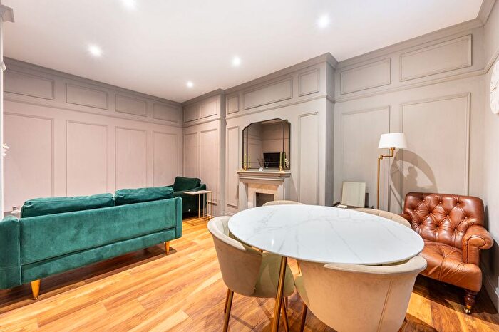 Studio To Rent In Gloucester Terrace, Bayswater, London, W2