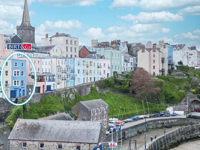 3 Bedroom House For Sale In Crackwell Street, Tenby, SA70