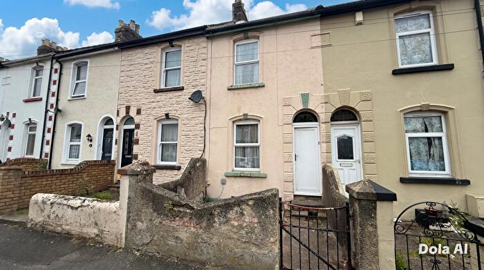 2 Bedroom Terraced House For Sale In Adelaide Road, Gillingham, ME7