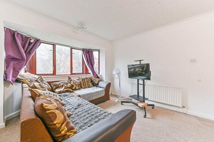 1 Bedroom Flat For Sale In Chartwell Close, East Croydon, Croydon, CR0
