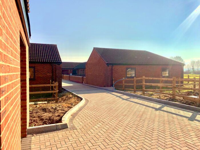 2 Bedroom Bungalow To Rent In Holme Farm Court, Gamston, NG2