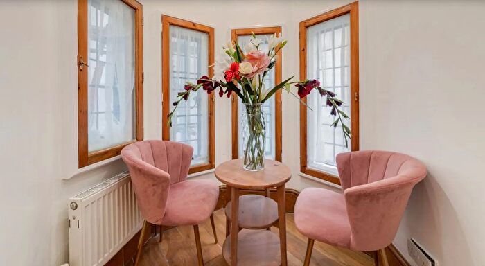 2 Bedroom Flat To Rent In Cockspur Street, London, SW1Y