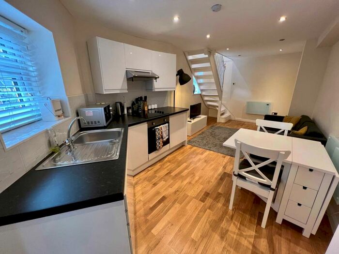 1 Bedroom House To Rent In Depot Road, Epsom, KT17