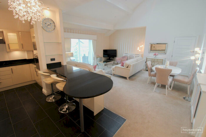 2 Bedroom Apartment For Sale In The Anchorage, Deganwy, LL31