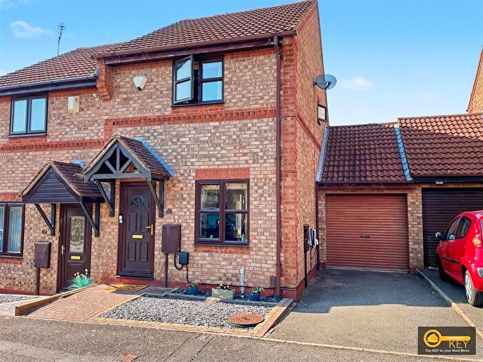 2 Bedroom Semi-detached House For Sale In Gold Close, Maple Park, Nuneaton, CV11