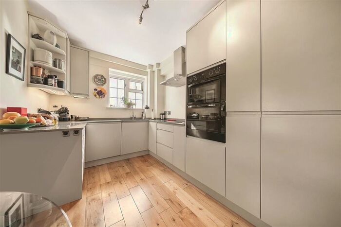 1 Bedroom Flat To Rent In Stamford Court, Goldhawk Road, W6