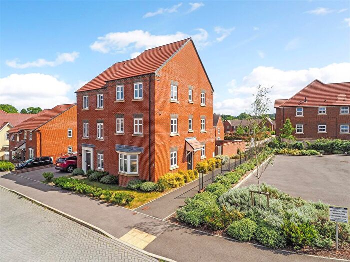4 Bedroom Semi-Detached House For Sale In Locksbridge Road, Picket Piece, Andover, SP11