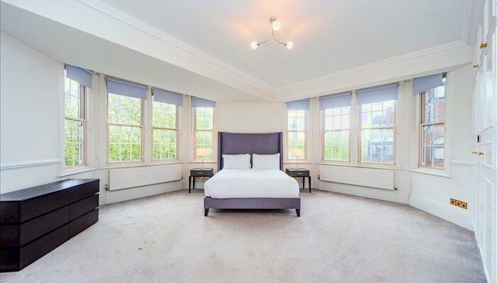 5 Bedroom Flat To Rent In Strathmore Court, Regents Park, NW8