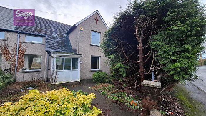 3 Bedroom Semi Detached House For Sale In Bryn Road, Cefn Fforest, Blackwood, NP12