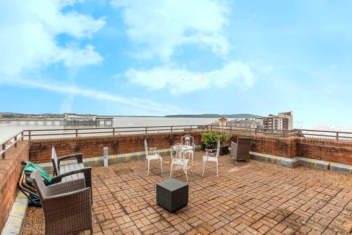 1 Bedroom Flat For Sale In Knightstone Road, Weston-super-Mare, Somerset, BS23