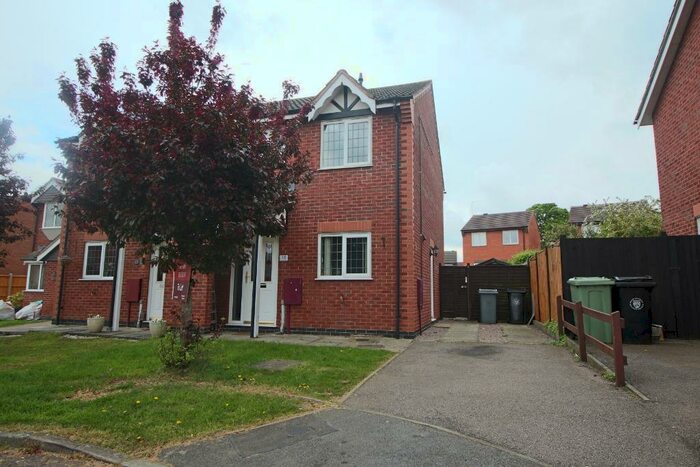 3 Bedroom Semi-Detached House To Rent In Moortown Close, Grantham, NG31
