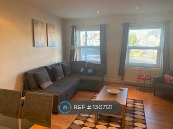 1 Bedroom Flat To Rent In St Leonards Road, Windsor SL4