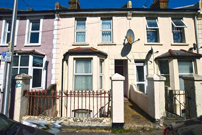 4 Bedroom Terraced House For Sale In Milburn Road, Gillingham, ME7