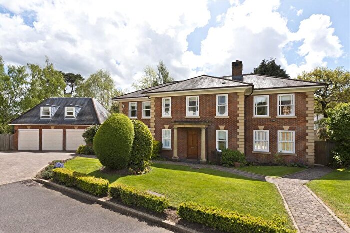 6 Bedroom Detached House To Rent In Heatherset Close, Esher, Surrey, KT10