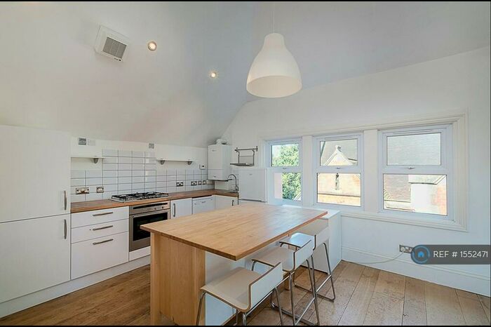 2 Bedroom Flat To Rent In Croham Road, South Croydon, CR2