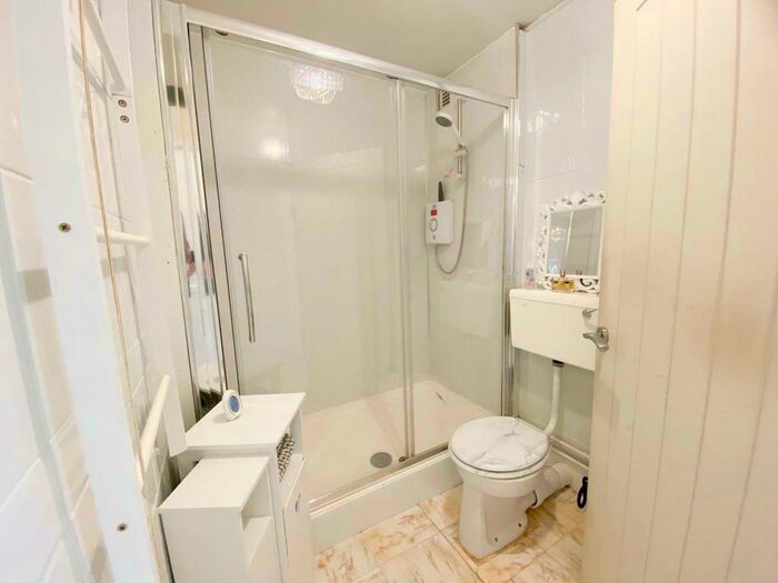 2 Bedroom Flat For Sale In Benmore Avenue, Edgbaston, Birmingham, B5