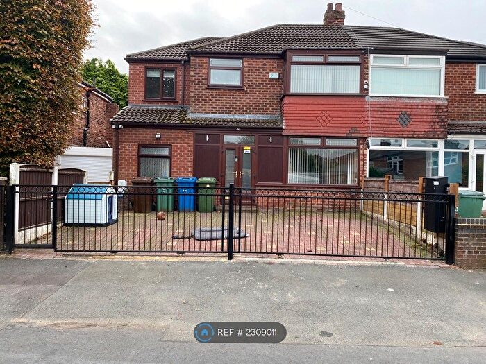 5 Bedroom Semi-Detached House To Rent In Windsor Crescent, Prestwich, Manchester, M25