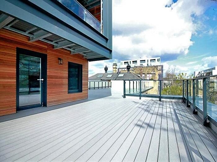 2 Bedroom Flat To Rent In The Merchant Building, Wharf Road, London, N1